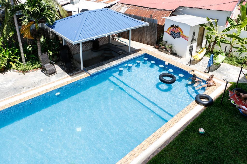 Pool Party Hostel Siem Reap Exterior foto